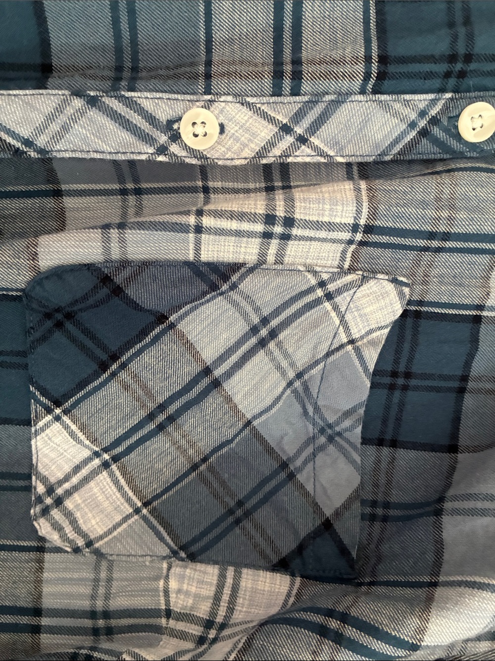 Croft & Barrow women’s 1X Navy and Light Blue Plaid Button-Down Shirt - Picture 3 of 8